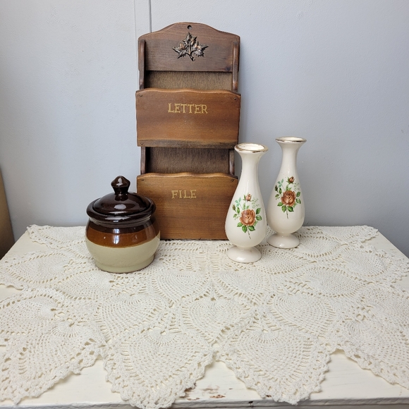 Vintage Decor Bundle Crock Letter Holder Vases Crochet Doilie - Picture 2 of 16